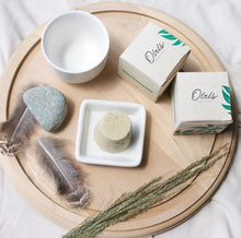 Cargar imagen en el visor de la galería, 100% natural, orgánico, Kit, Jabones corporales, naturales, Oiris, Colombia, jabones colombianos, sin tóxicos, cuidado natural, Ingredientes naturales, cuida el planeta, cuida tu piel, jabones orgánicos, cero basura, cali, desodorante natural, cuida tu piel, nutre tu piel, arcilla verde